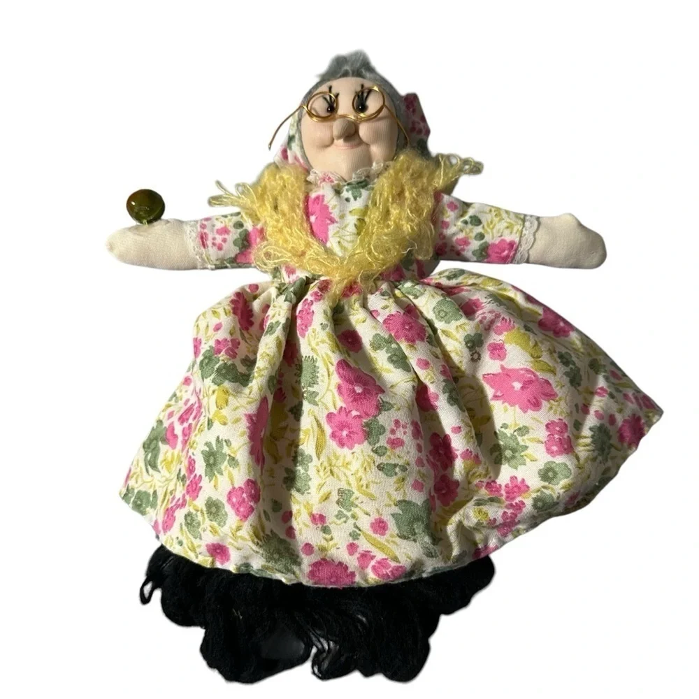 Almas Designs Snow White Dwarfs /Witch Flip Doll Comes With 5 Plush Dwarfs